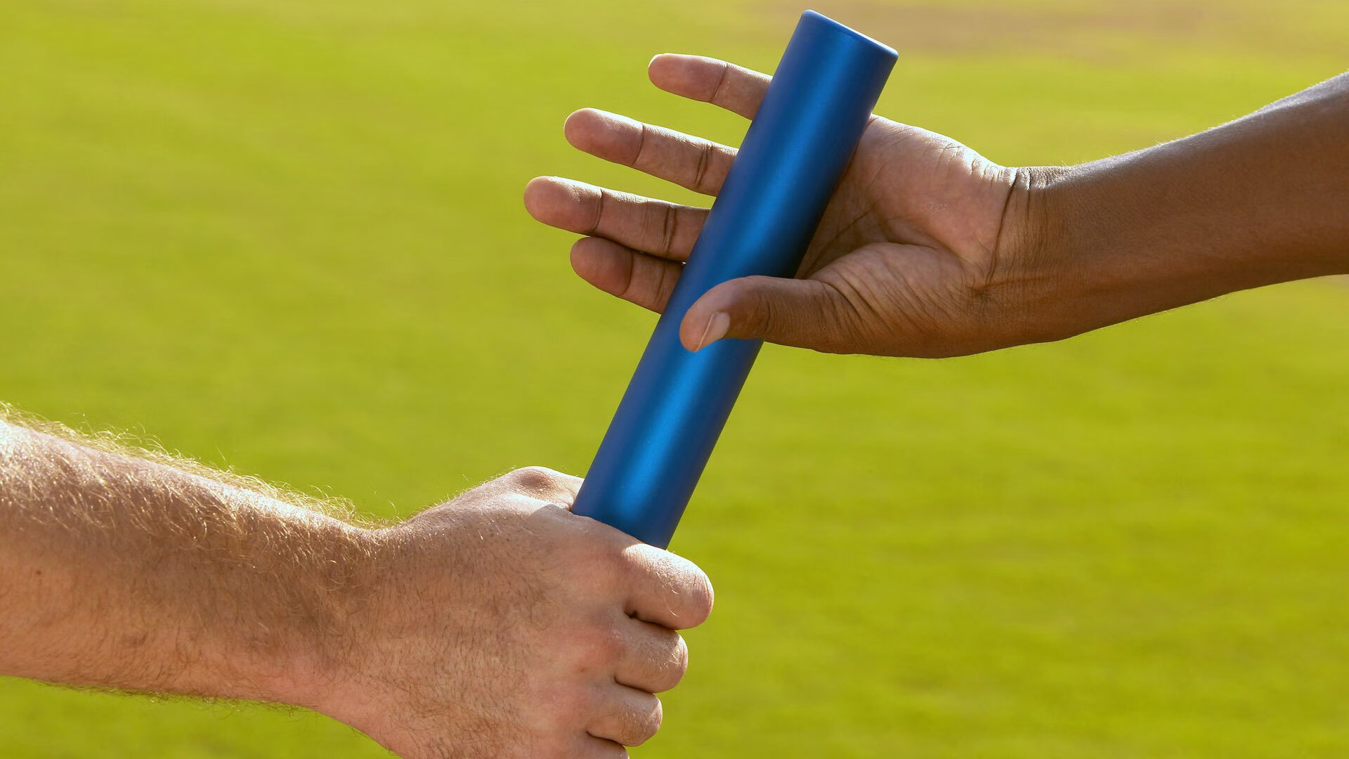 “东安湖体育公园赛场：跑酷挑战不断，选手精彩绝伦”